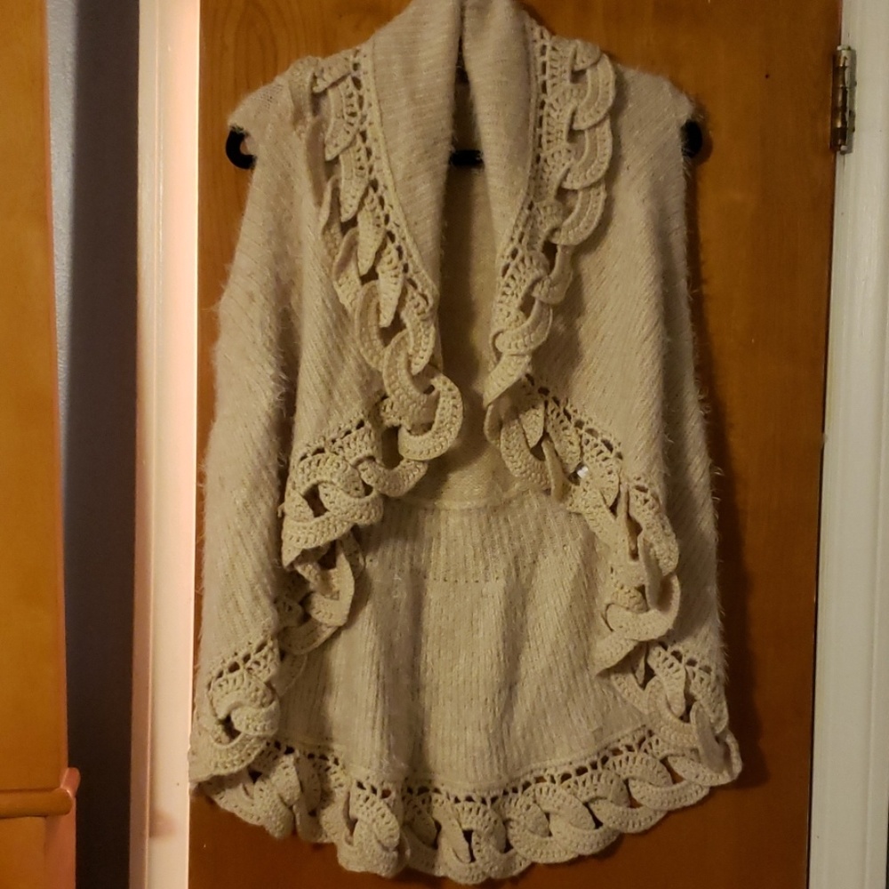 Sweater vest